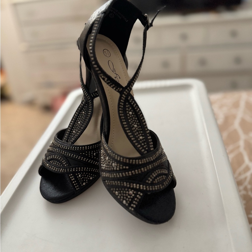 Elegant Black Studded Women's Sandals